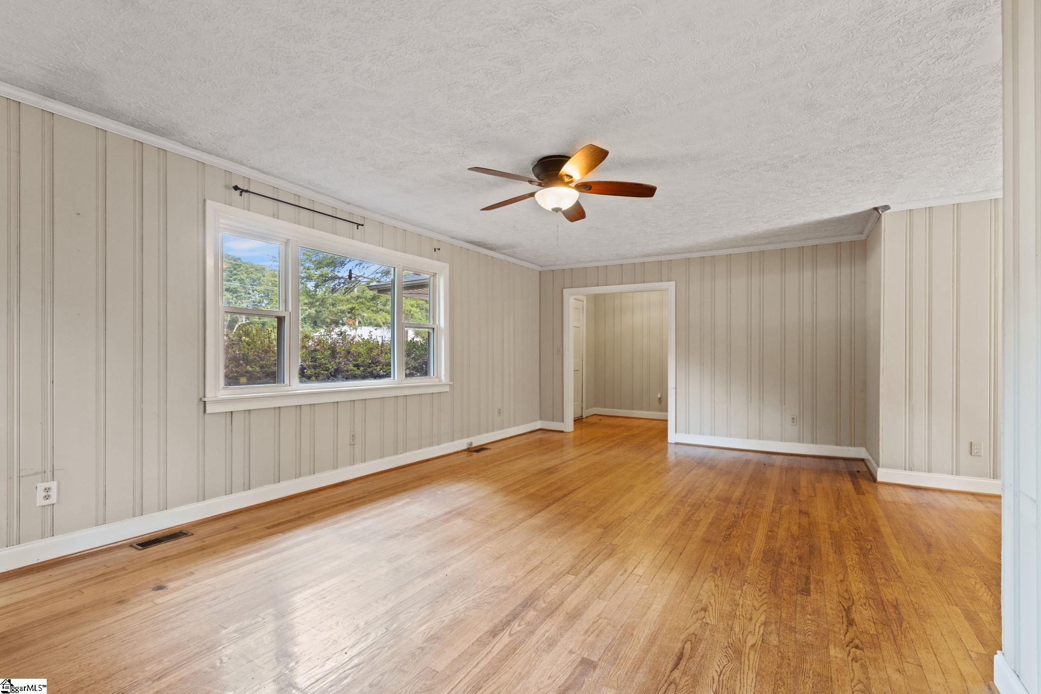 1111 Roper Mountain Road Greenville, SC 29615 - Photo 7 of 24