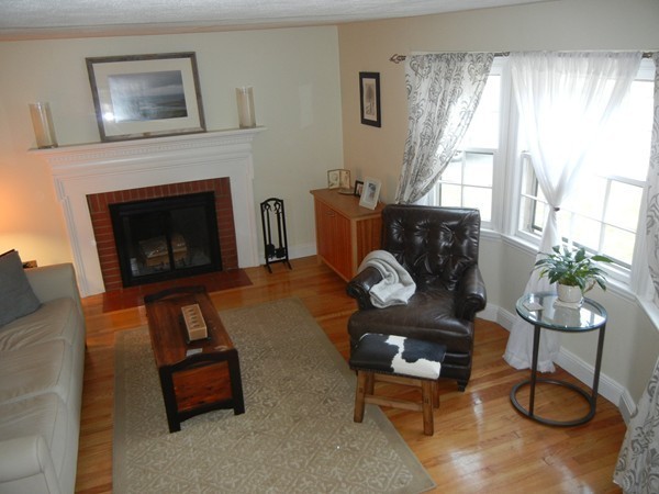 249 Prentice Street Springfield, MA 01104 - Photo 3 of 29