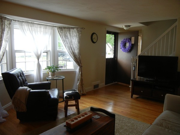 249 Prentice Street Springfield, MA 01104 - Photo 5 of 29