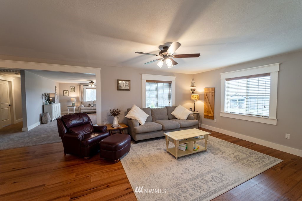 415 Leonard Road Onalaska, WA 98570 - Photo 4 of 39 Gallery Image 4