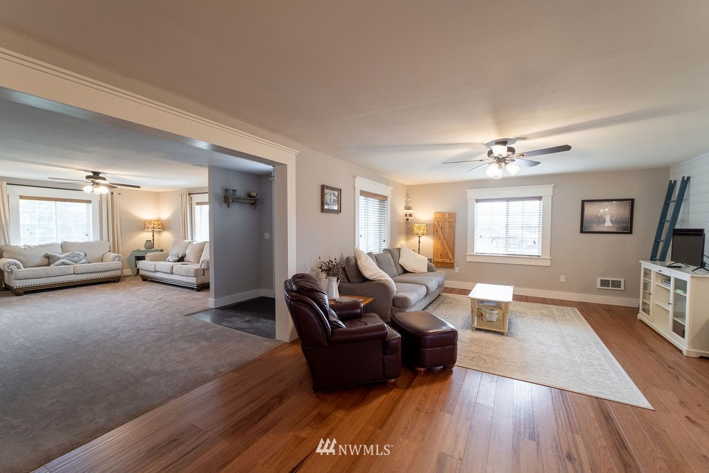 415 Leonard Road Onalaska, WA 98570 - Photo 5 of 39 Gallery Image 5