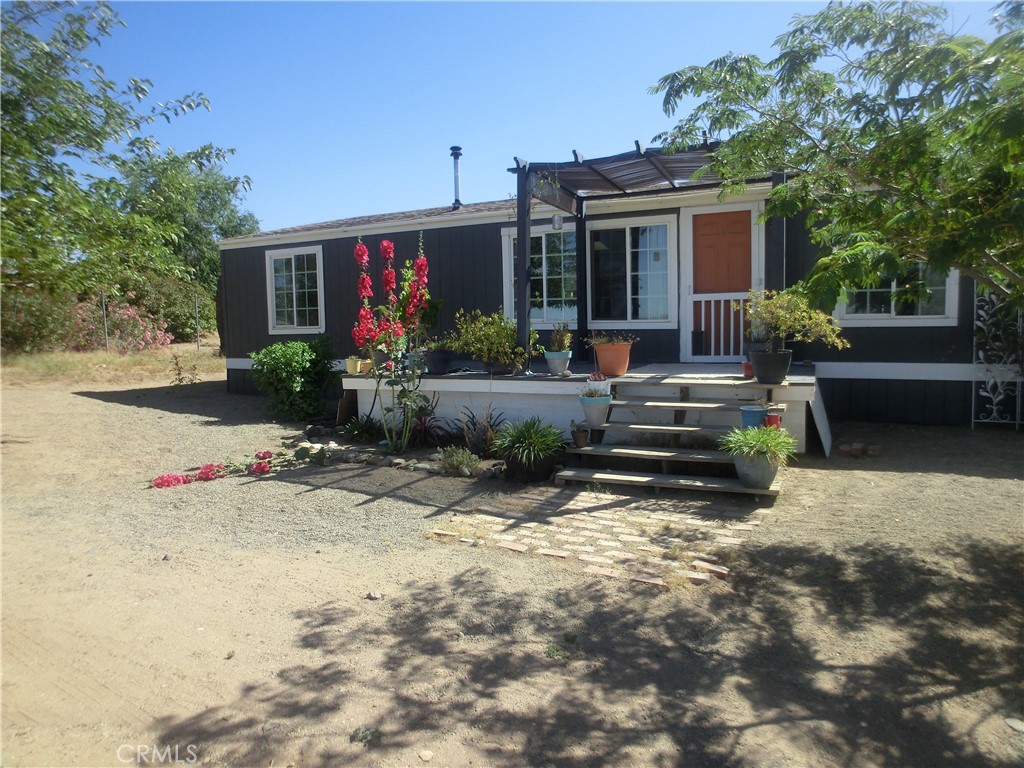 9282 Caughlin Road Phelan, CA 92371 - Photo 2 of 23