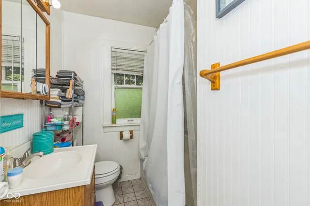 $135,000 | 921 North Harbison Avenue, Indianapolis, IN 46219