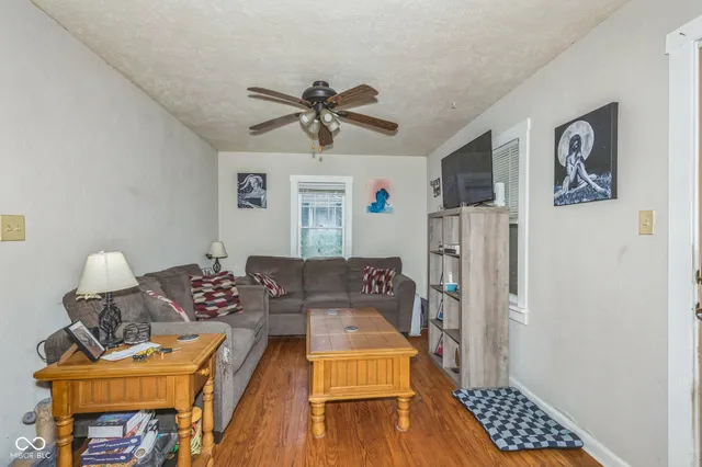 $135,000 | 921 North Harbison Avenue, Indianapolis, IN 46219