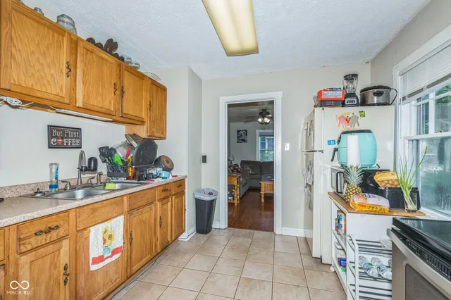 $135,000 | 921 North Harbison Avenue, Indianapolis, IN 46219