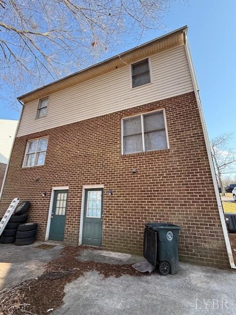 1822 Wards Ferry Road, Unit A&B Lynchburg, VA 24502 - Photo 5 of 31 a front view of a house