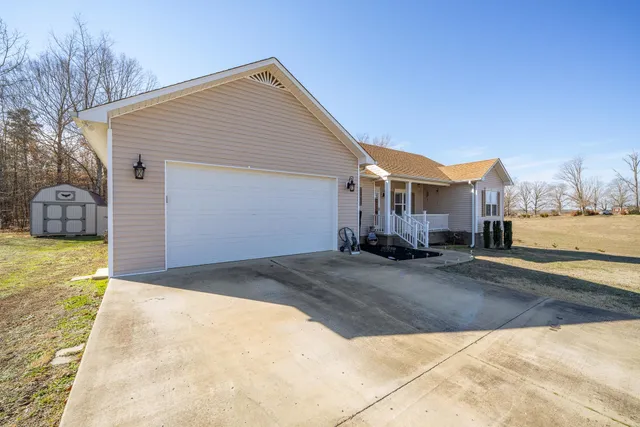 $299,900 | 211 Jim Alford Cove, Savannah, TN 38372