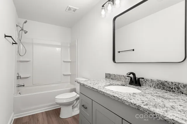 $299,900 | 2533 Meadow Crossing Drive, Dallas, NC 28034