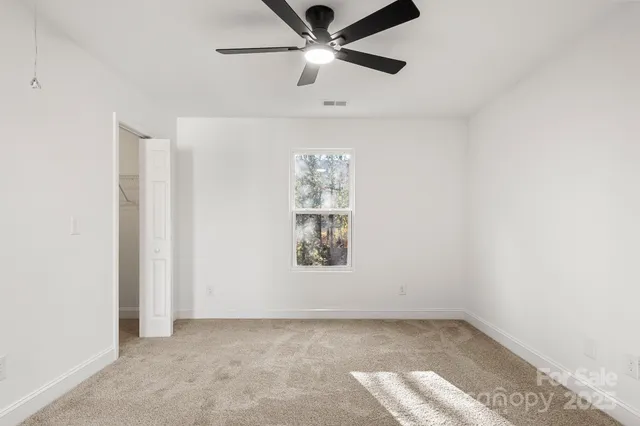 $299,900 | 2533 Meadow Crossing Drive, Dallas, NC 28034