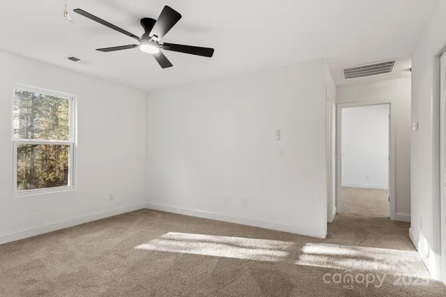 $299,900 | 2533 Meadow Crossing Drive, Dallas, NC 28034