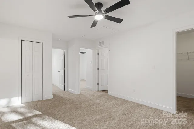 $299,900 | 2533 Meadow Crossing Drive, Dallas, NC 28034