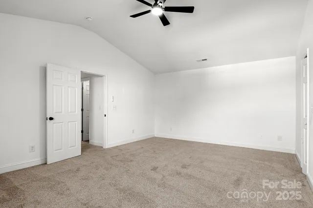 $299,900 | 2533 Meadow Crossing Drive, Dallas, NC 28034