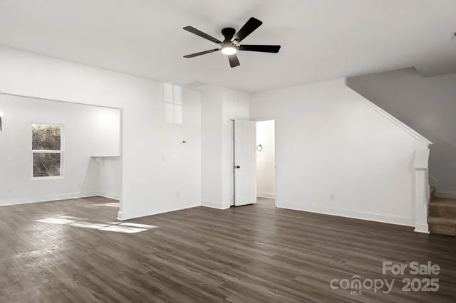 $299,900 | 2533 Meadow Crossing Drive, Dallas, NC 28034