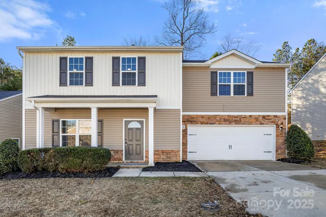 $299,900 | 2533 Meadow Crossing Drive, Dallas, NC 28034
