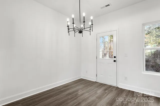 $299,900 | 2533 Meadow Crossing Drive, Dallas, NC 28034