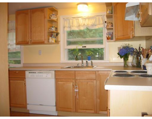 110 Bruce Road Walpole, MA 02081 - Photo 3 of 12 Gallery Image 3