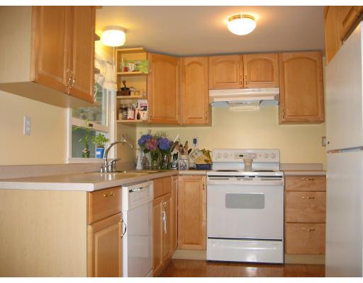 110 Bruce Road Walpole, MA 02081 - Photo 4 of 12 Gallery Image 4