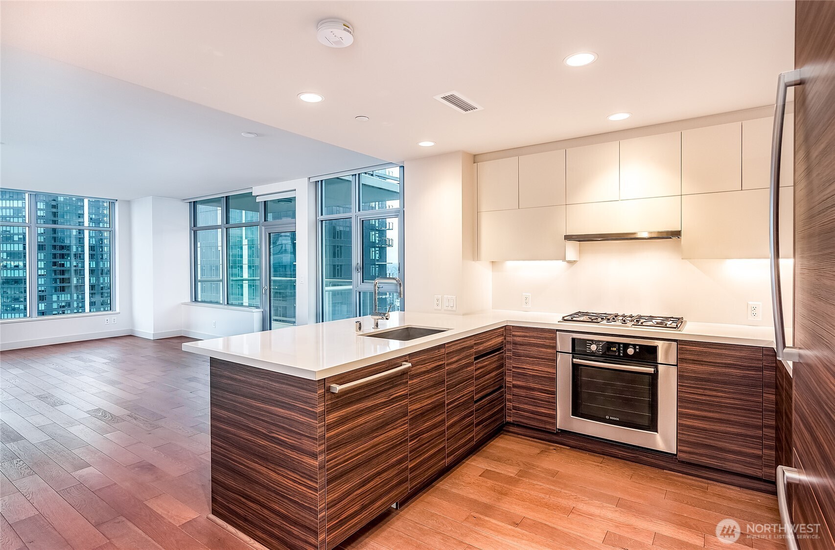 588 Bell Street, Unit 2902S Seattle, WA 98121 - Photo 12 of 40