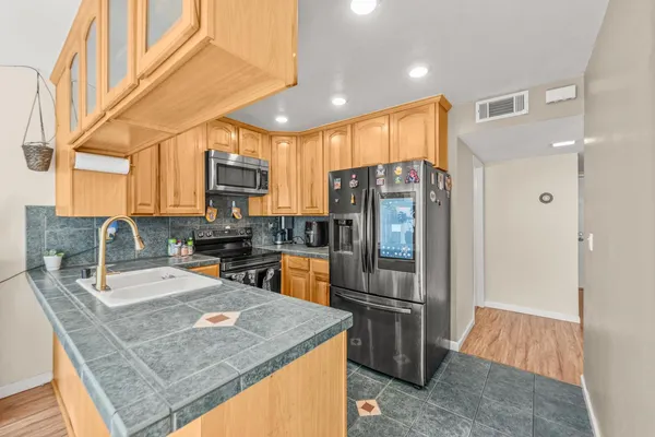 $330,000 | 5861 Muldrow Road, Sacramento, CA 95841