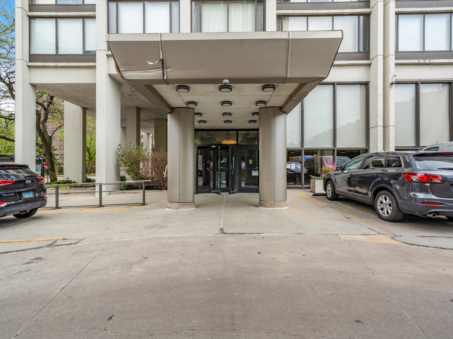 5455 North Sheridan Road, Unit 3515 Chicago, IL 60640 - Photo 4 of 68