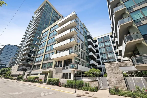 $460,000 | 660 West Wayman Street, Unit 405B, Chicago, IL 60661