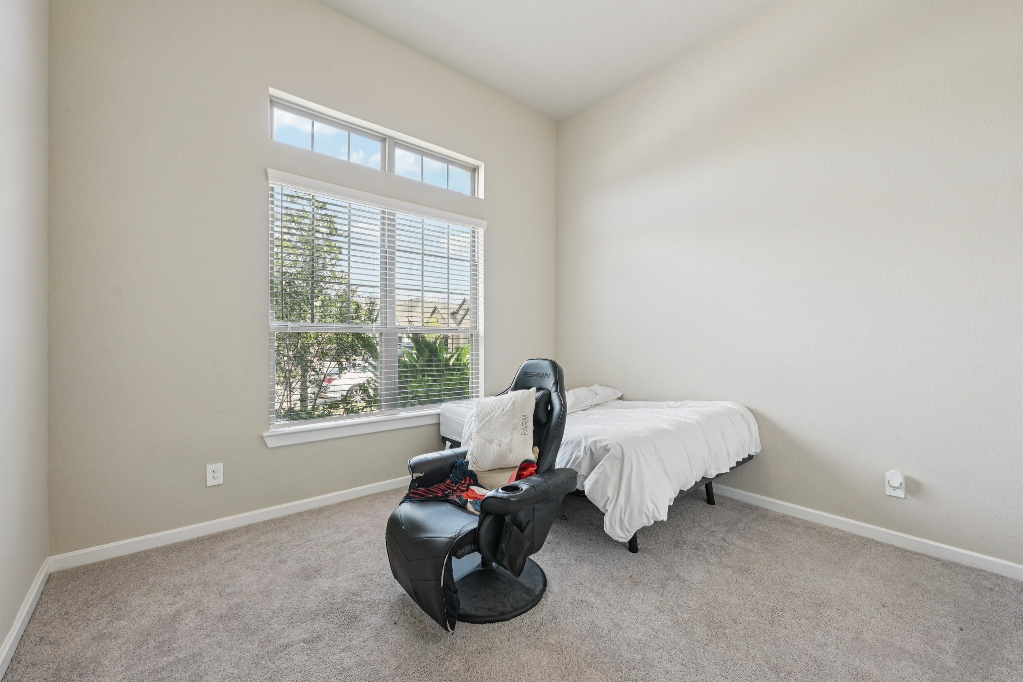 4734 Franklin Way Iowa Colony, TX 77583 - Photo 11 of 33 Bedroom 1- By front door entrance