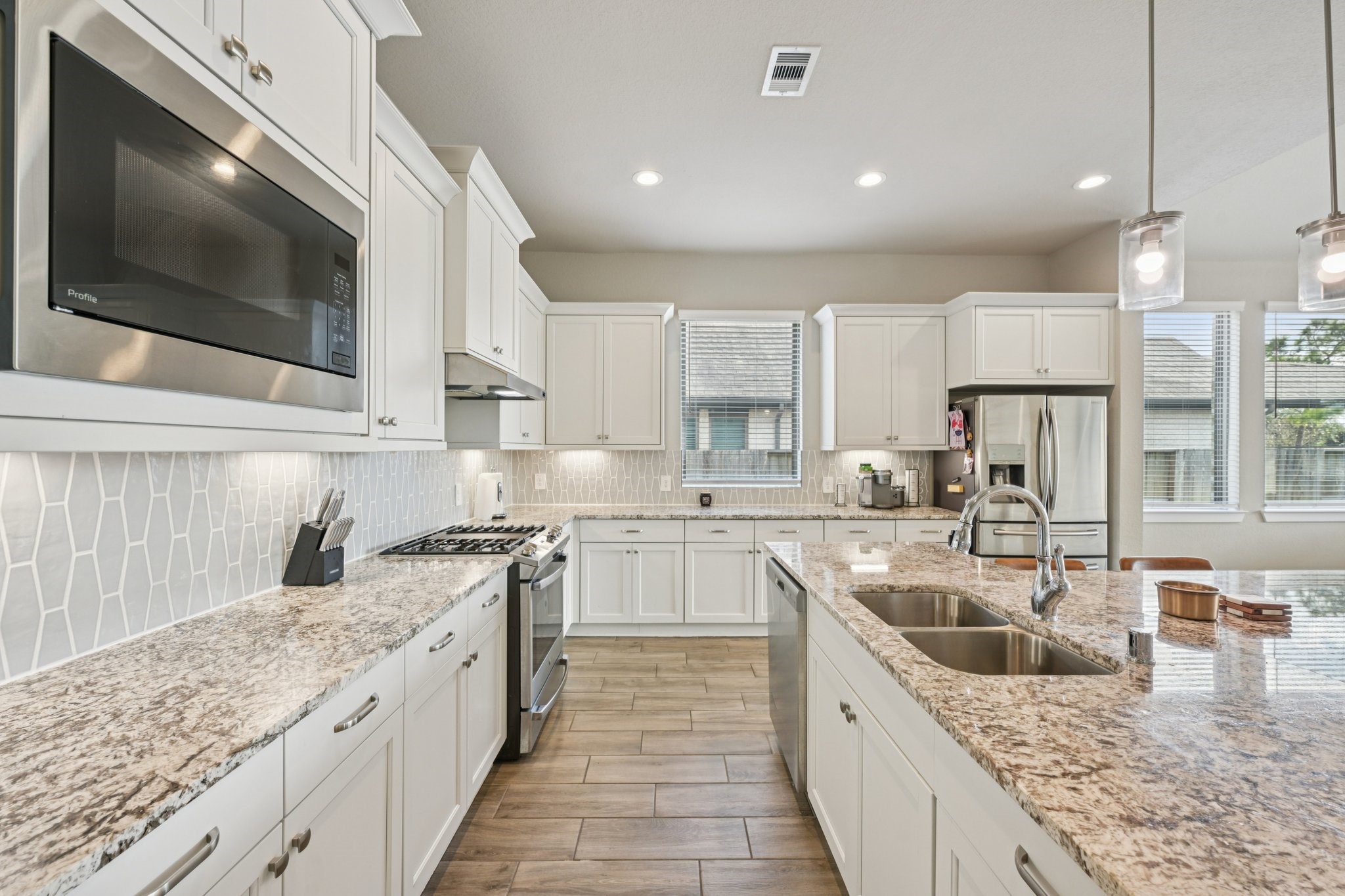 4734 Franklin Way Iowa Colony, TX 77583 - Photo 17 of 33 Kitchen storage