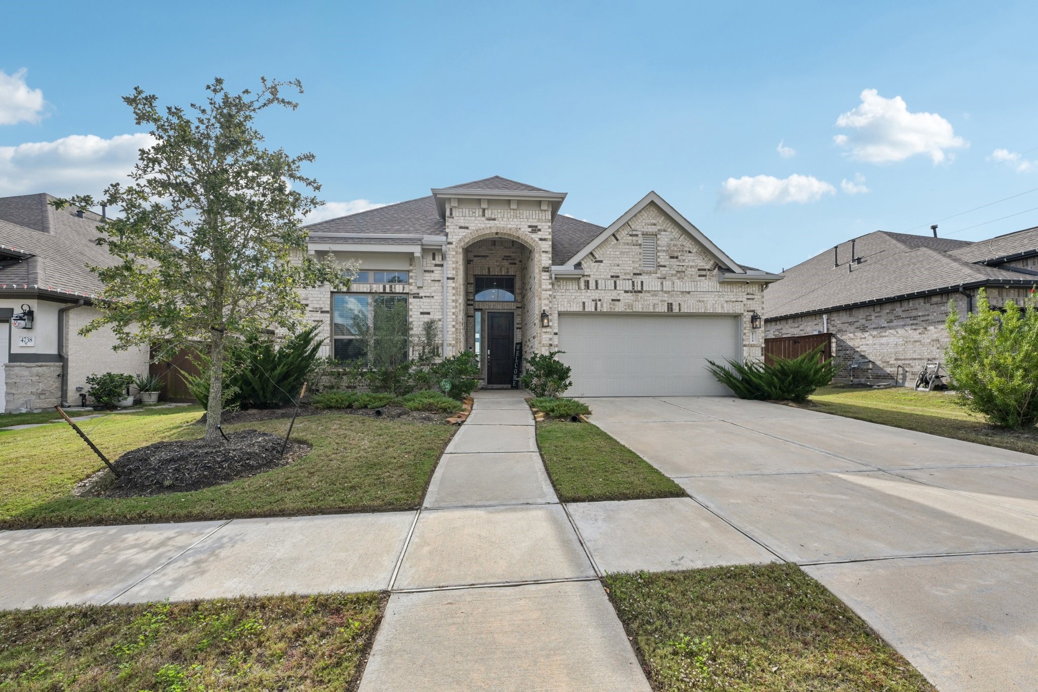 4734 Franklin Way Iowa Colony, TX 77583 - Photo 7 of 33 Front of home