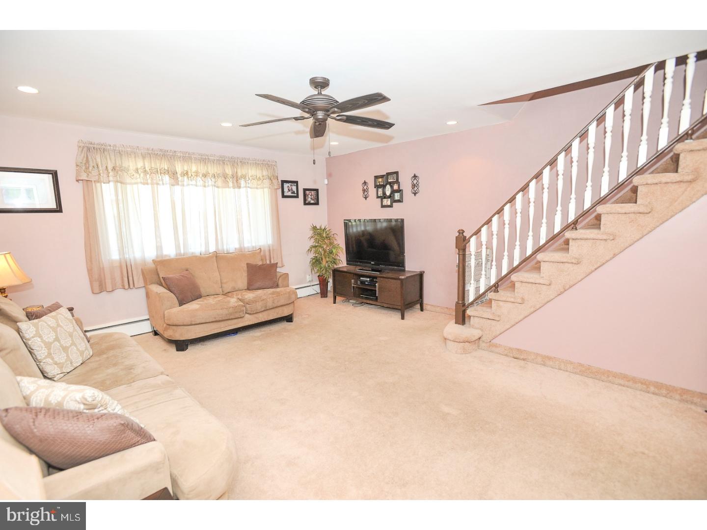 1836 Danforth Street Philadelphia, PA 19152 - Photo 8 of 25 Living Room