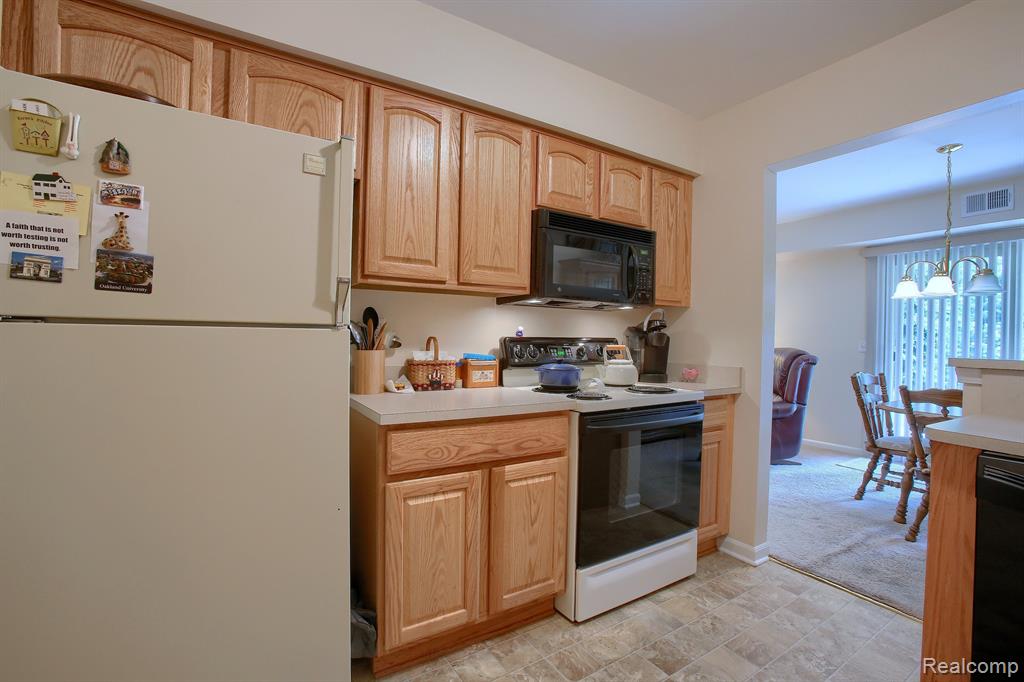 1655 Riverside Drive, Unit 7 Rochester Hills, MI 48309 - Photo 9 of 23
