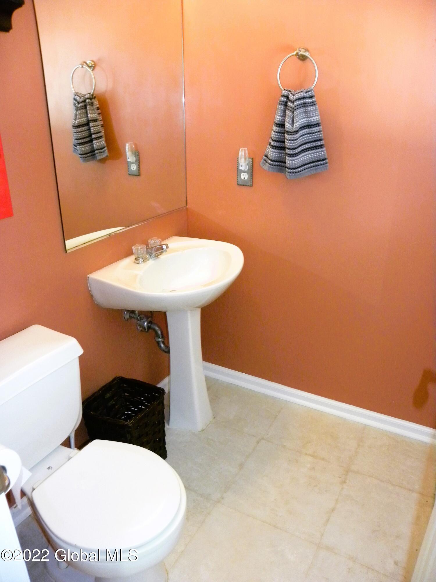 443 Kings Road Schenectady, NY 12304 - Photo 13 of 21 DSCN3415