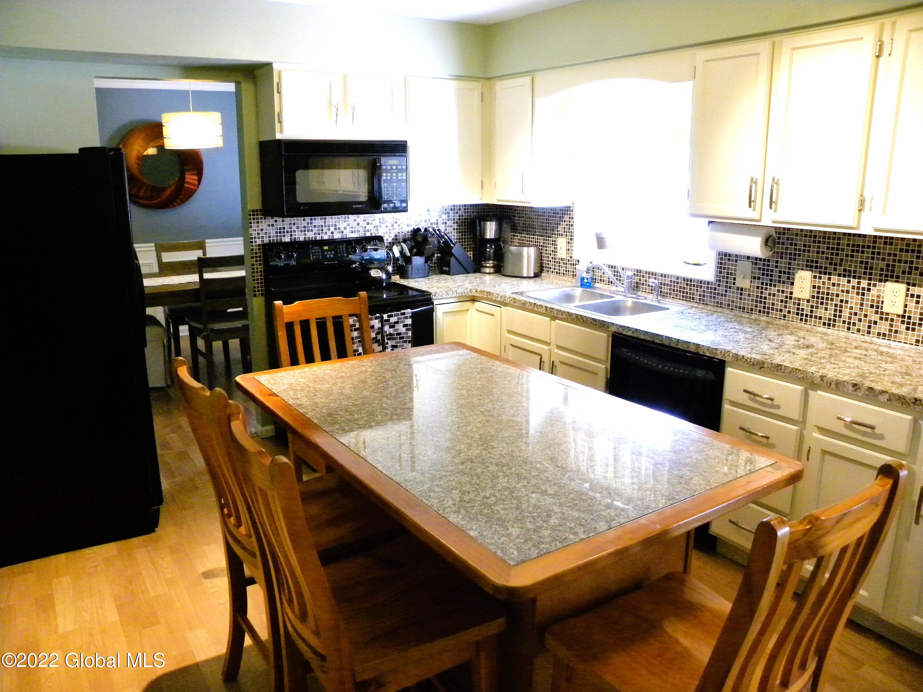 443 Kings Road Schenectady, NY 12304 - Photo 7 of 21 DSCN3417