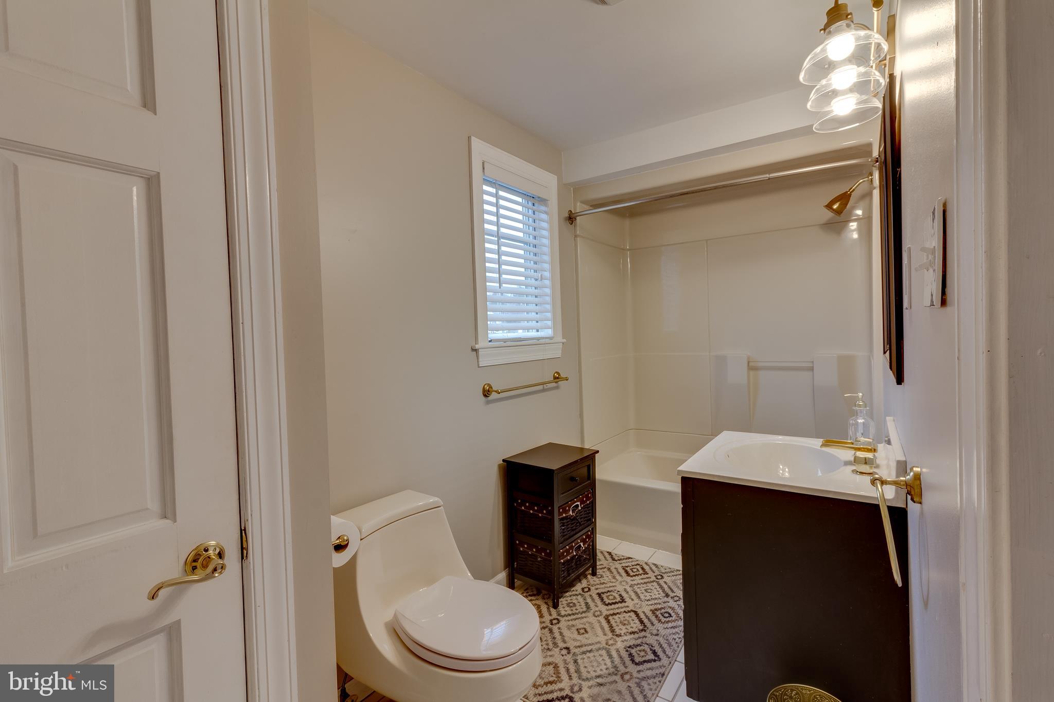 112 Clementon Road Berlin, NJ 08009 - Photo 8 of 24
