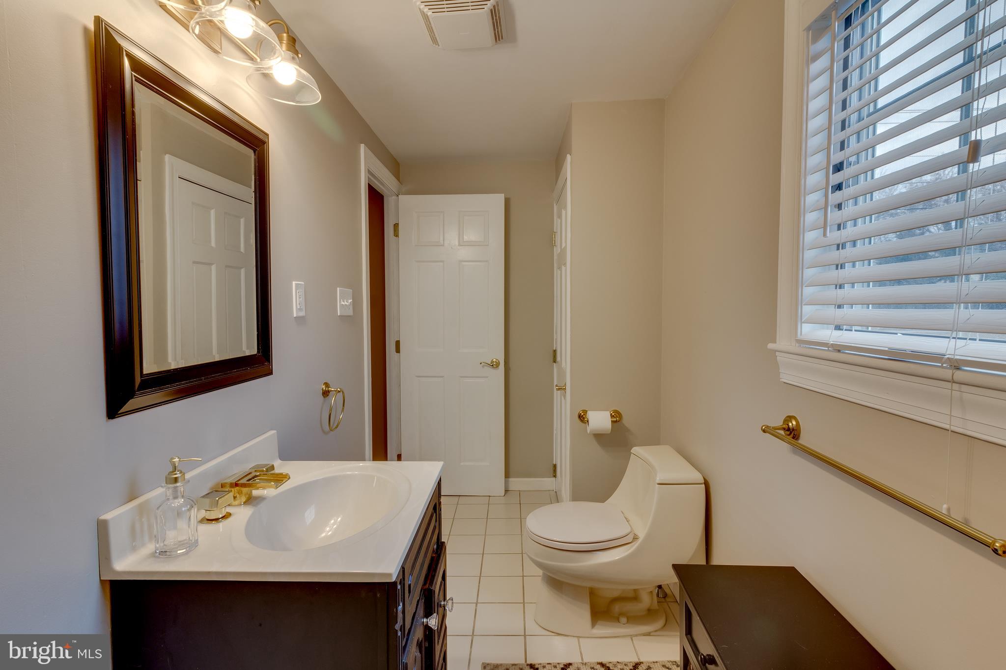 112 Clementon Road Berlin, NJ 08009 - Photo 9 of 24