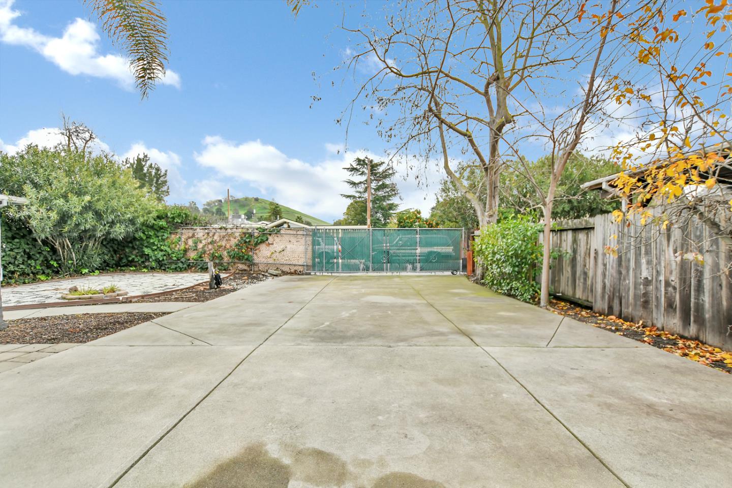 4298 Arthur Road Martinez, CA 94553 - Photo 29 of 32 a view of a backyard