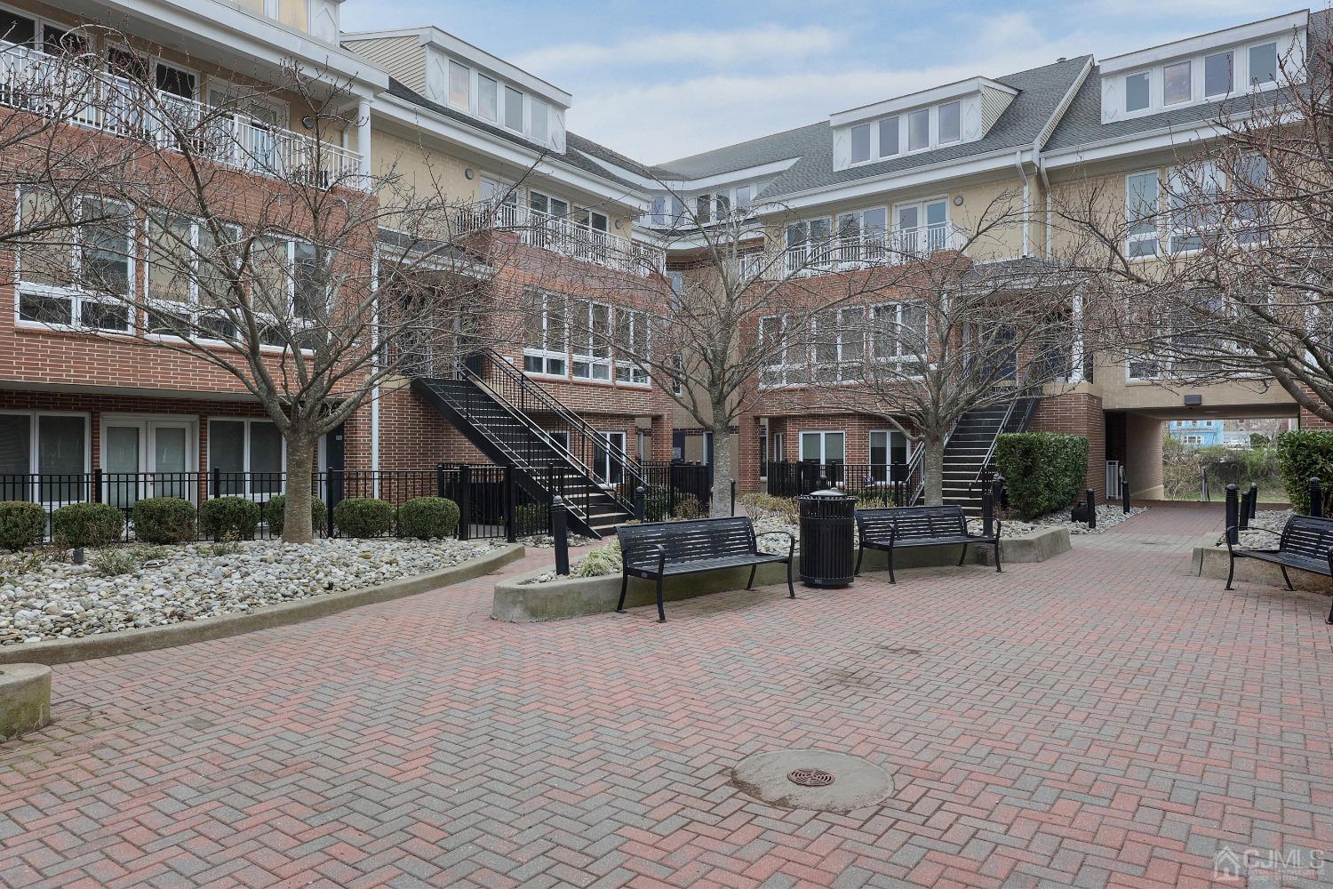 368 Rector Street, Unit 417 Perth Amboy, NJ 08861 - Photo 21 of 27 a view of a building with sitting area