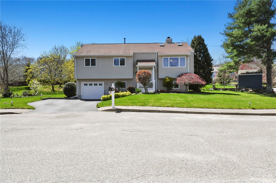 11 Natick Circle Cranston, RI 02921 - Photo 2 of 38