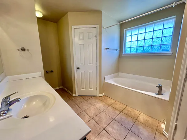 $1,675 | 6717 89th Street, Lubbock, TX 79424