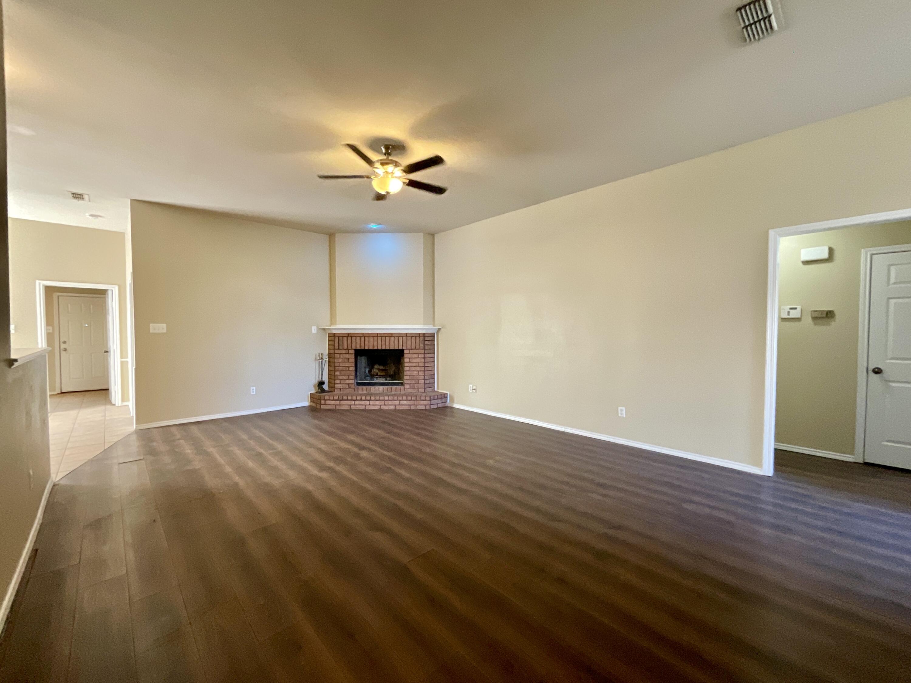 6717 89th Street Lubbock, TX 79424 - Photo 3 of 11 original (17)