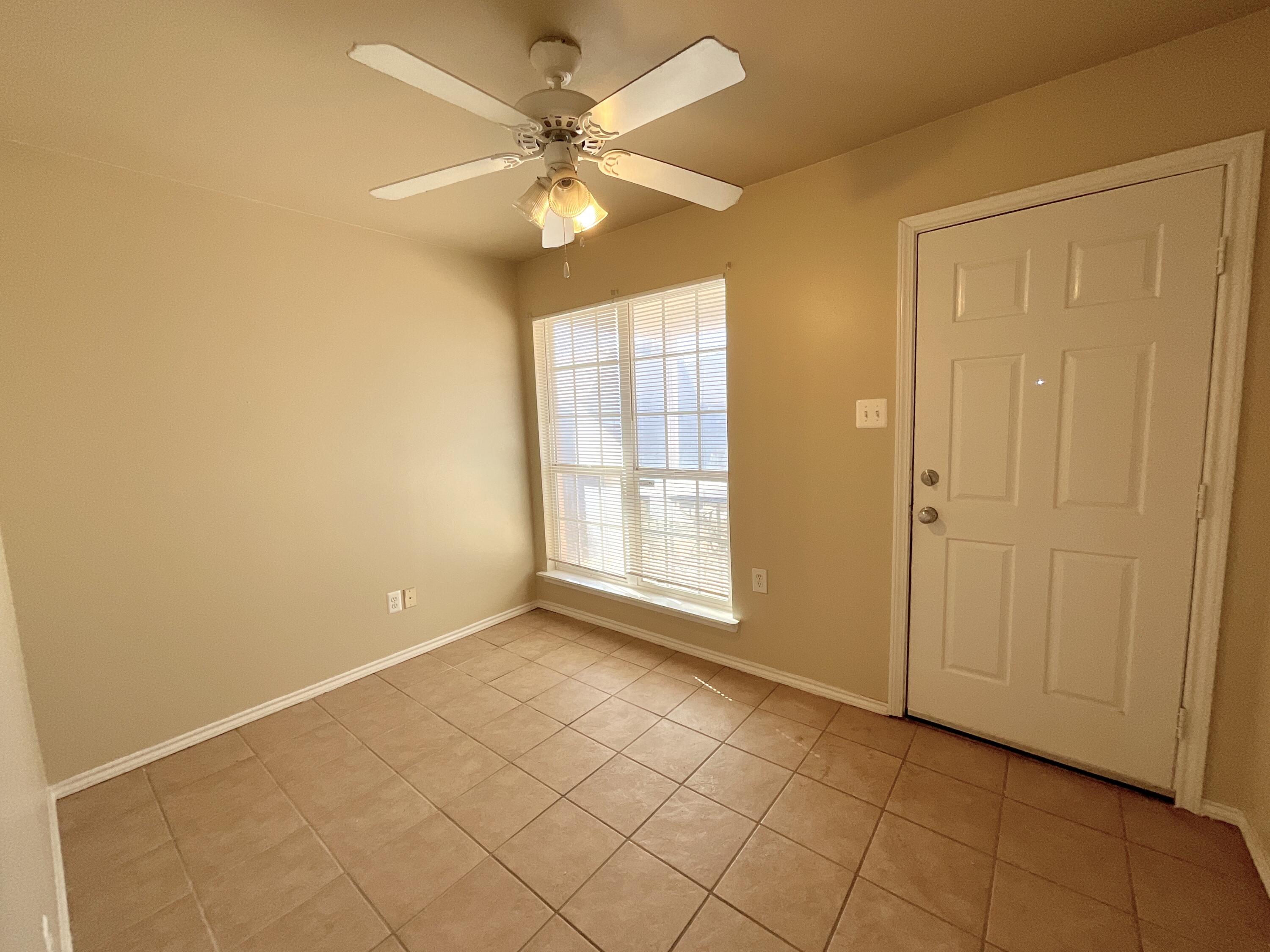 6717 89th Street Lubbock, TX 79424 - Photo 7 of 11 original (25)