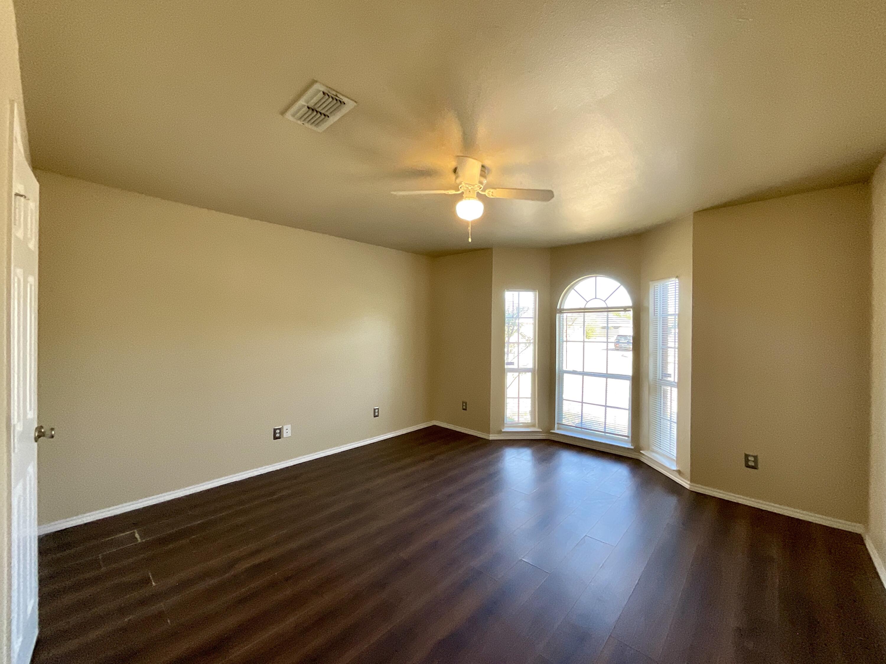 6717 89th Street Lubbock, TX 79424 - Photo 8 of 11 original (24)