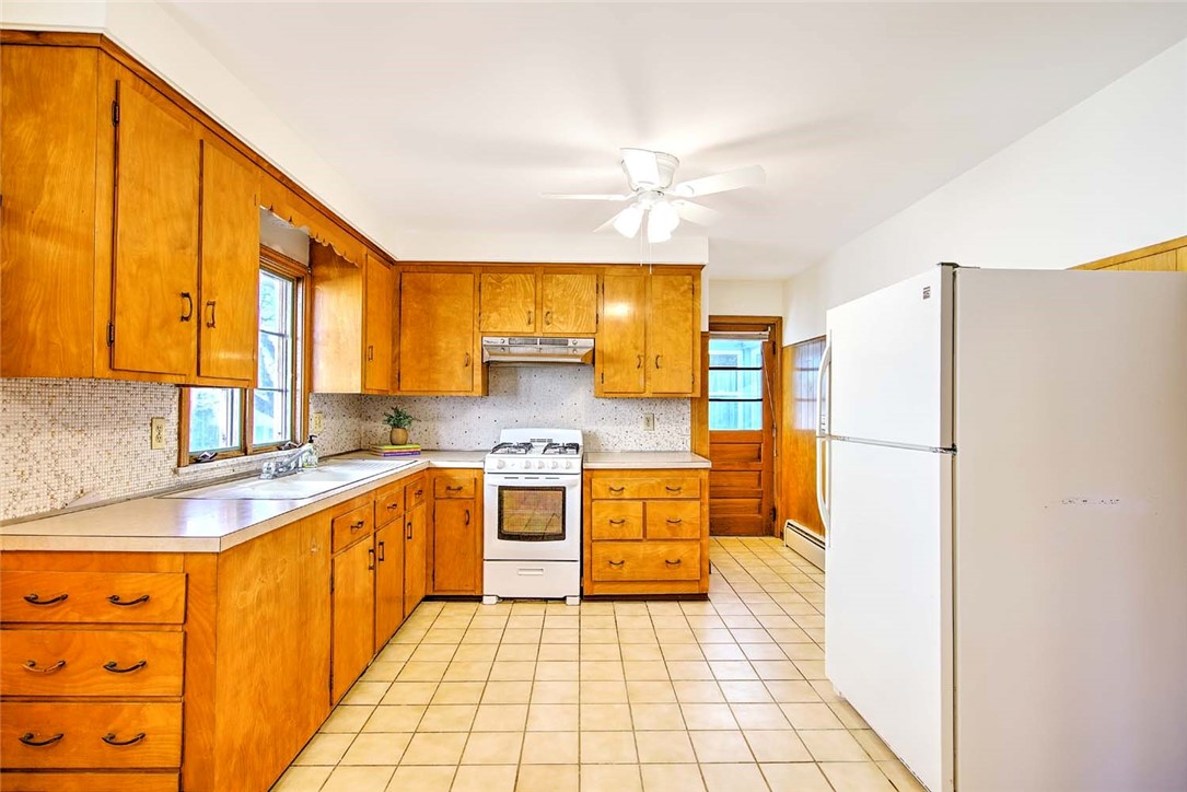370 Budlong Road Cranston, RI 02920 - Photo 12 of 36 Gallery Image 12