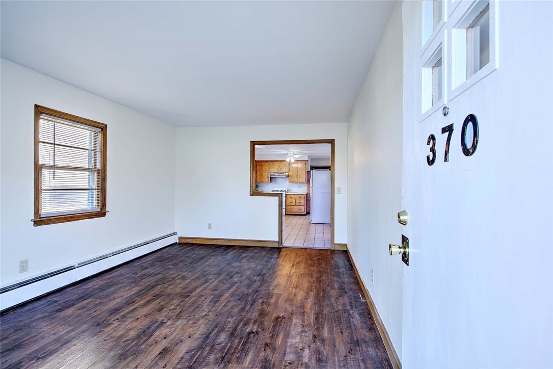 370 Budlong Road Cranston, RI 02920 - Photo 4 of 36 Gallery Image 4