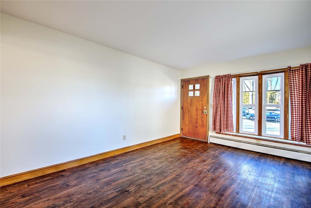 370 Budlong Road Cranston, RI 02920 - Photo 5 of 36 Gallery Image 5