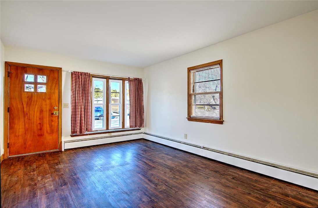 370 Budlong Road Cranston, RI 02920 - Photo 6 of 36 Gallery Image 6