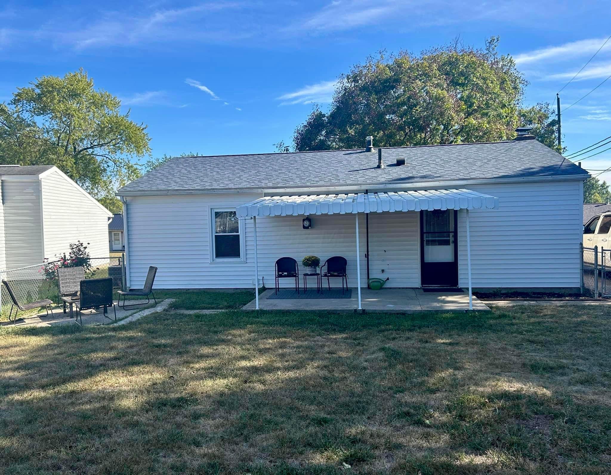 544 Ridgefield Road Newark, OH 43055 - Photo 2 of 8 ridgefield back