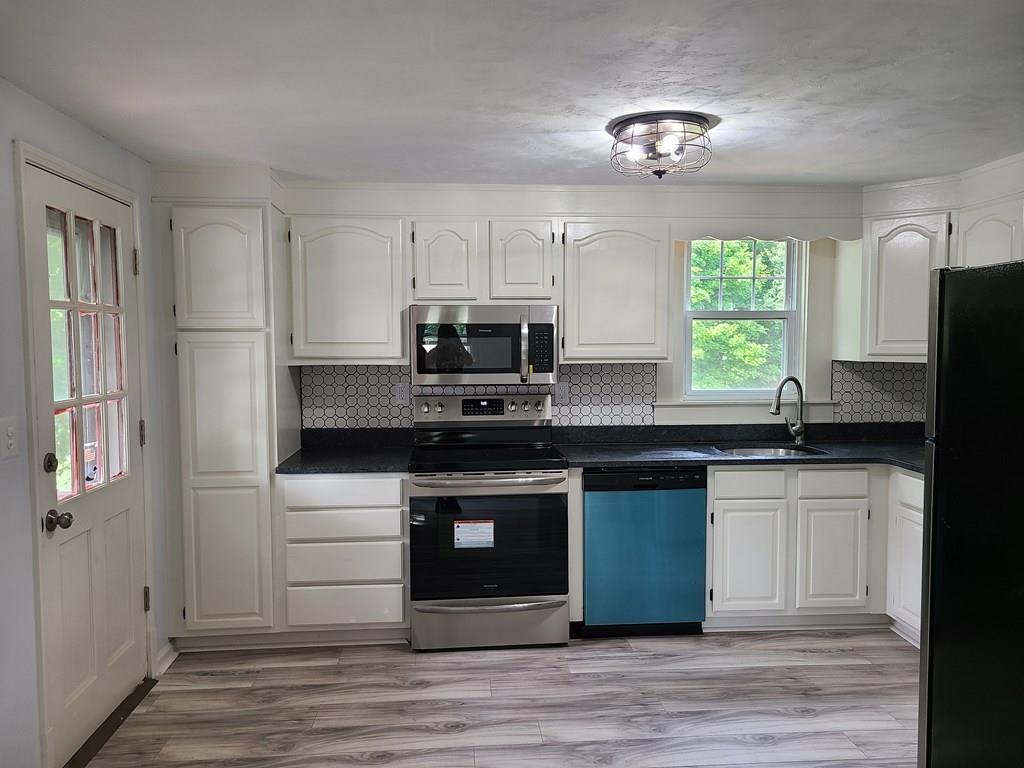 11 Old Worcester Road Oxford, MA 01540 - Photo 6 of 35 Gallery Image 6