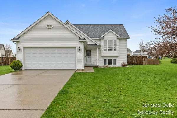 $395,000 | 7121 Shady Knoll Drive Southeast, Caledonia, MI 49316