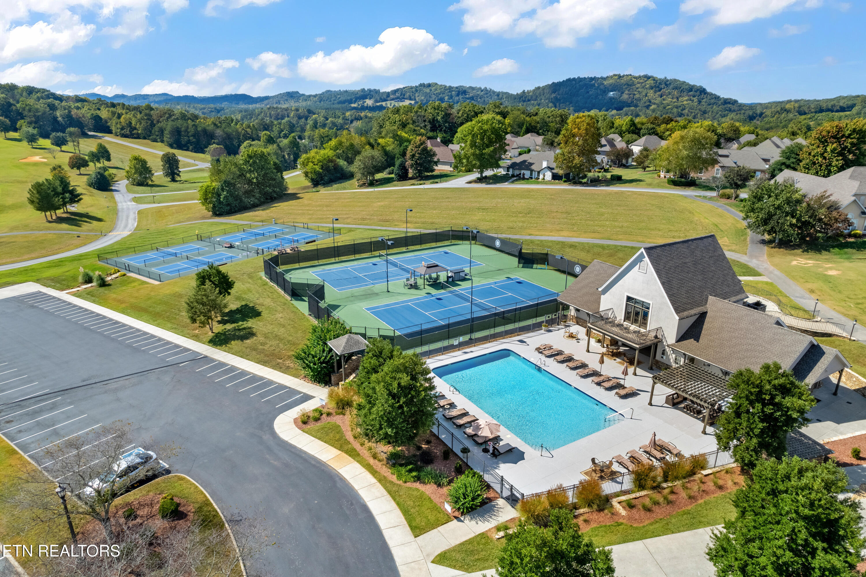 565 Rarity Bay Parkway, Unit 201 Vonore, TN 37885 - Photo 33 of 36 DJI_0445-HDR_1