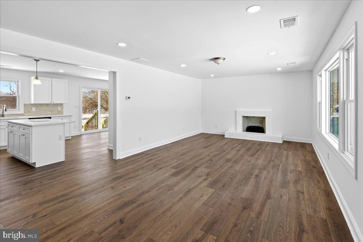 464 Sykesville Road Wrightstown, NJ 08562 - Photo 4 of 34